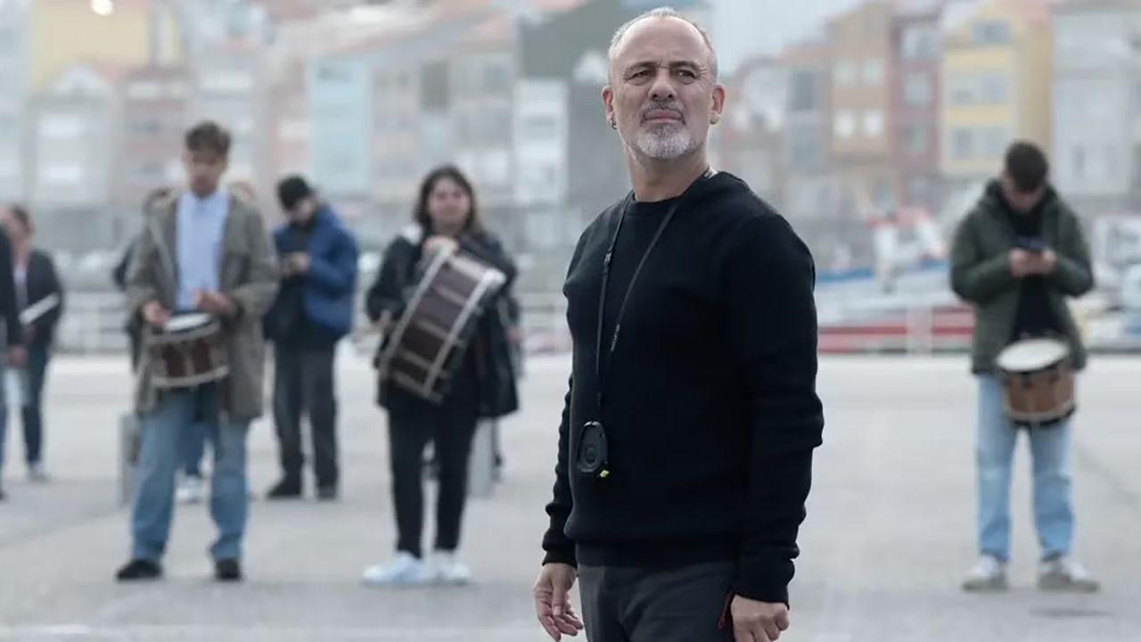 Fotograma del filme de&nbsp;Daniel S&aacute;nchez Ar&eacute;valo &laquo;Rondallas&raquo;, con Javier Guti&eacute;rrez, rodado en varias localizaciones gallegas.