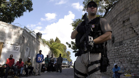 Un miembro de seguridad de los Estados Unidos en Hait�, en el a�o 2004.