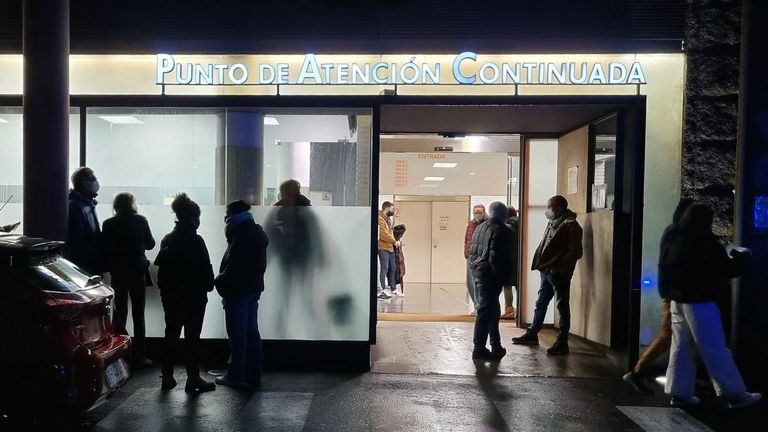 El primer intento de abrir los PAC la mañana de sábado colapsa en Santiago