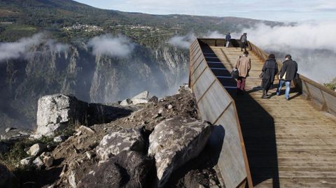 Mirador de Cividade, situado en lo alto del cañón del Sil, a varios cientos de metros sobre el río