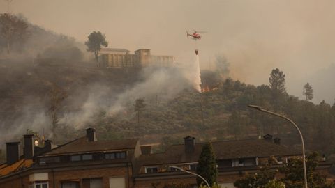 Incendio en los alrededores de Valdeorras este domingo