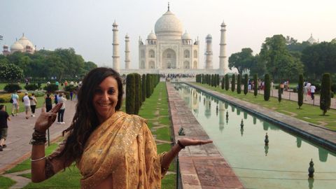 La India es uno de los lugares más acogedores del mundo, según Eva Abal, que se rindió al Taj Mahal.
