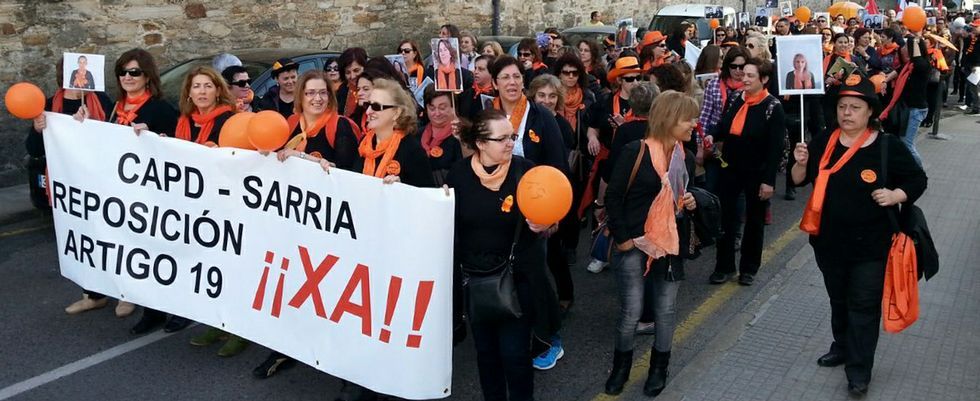 La manifestaci�n de Santiago cont� con una nutrida representaci�n del CAPD de Sarria.