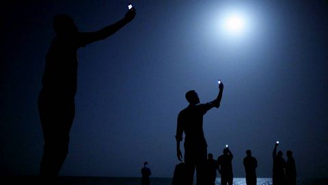 Fotografía titulada «Señal», realizada por el estadounidense John Stanmayer, que ha ganado el World Press Photo