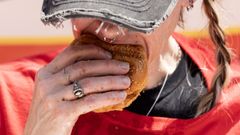 Imagen de archivo de un concurso de comer hamburguesas celebrado en Washington.