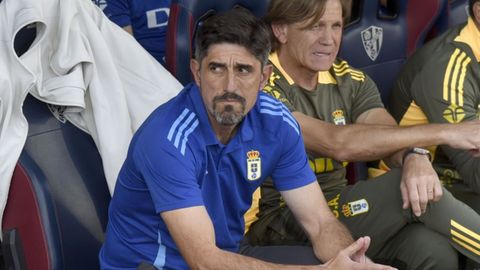 Veljko Paunovic y Claudio Arzeno, antes del Huesca-Oviedo