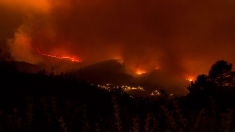 Imagen de uno de los incendios que asoló Galicia en la ola otoñal de octubre del 2017