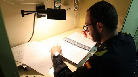 Alumno y suboficial, Sauca compagina las horas de estudio con las guardias y su labor en la F-104