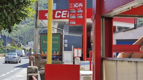 Gasolinera en Valdeorras con un precio cercano a los dos euros en el diésel