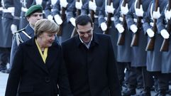 Tsipras y Merkel acercan posturas en Berln