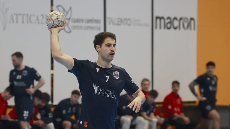 El OAR Coruña se reencuentra con la victoria (26-21)
