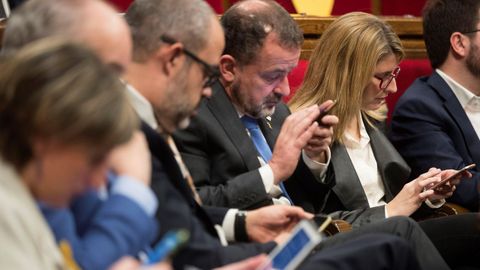 Miembros del Gobierno cataln a la derecha en la imagen, la consejera de Presidencia, Elsa Artadi durante la sesin de control al Ejecutivo en el Parlamento autonmico.