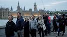 Kilomtricas colas durante la noche en Westminster para despedir a Isabel II