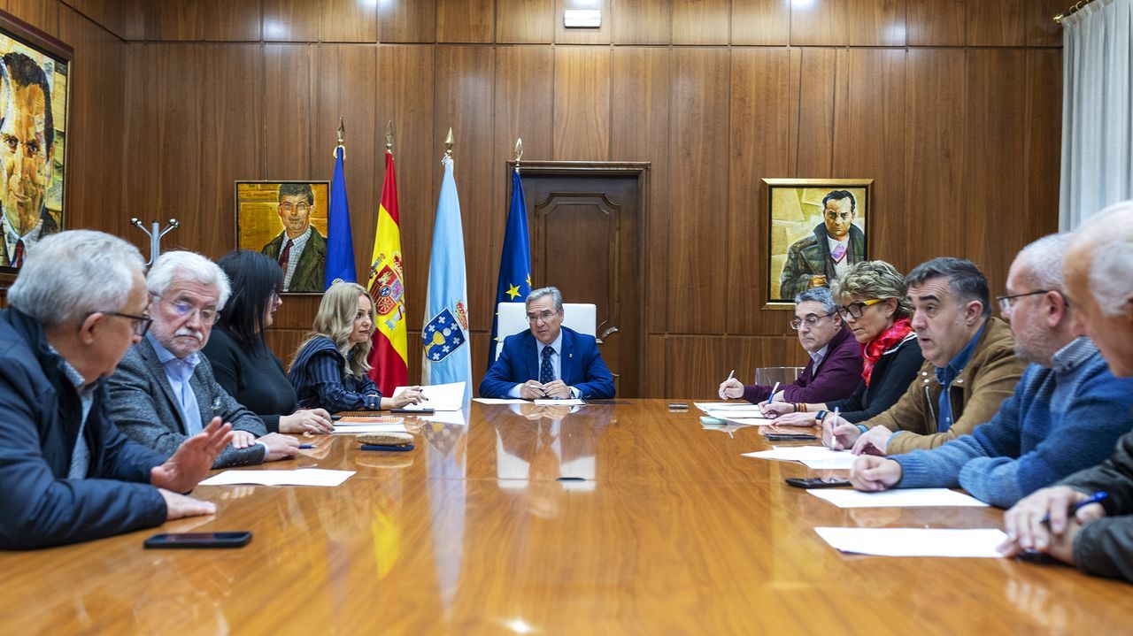 Premios de la AJE 2025 en Pontevedra.Reunión de la Junta de Goberno de la Diputación ourensana este lunes.