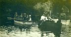 Paseos en barca por el río Asma en una imagen de comienzos del siglo pasado. 