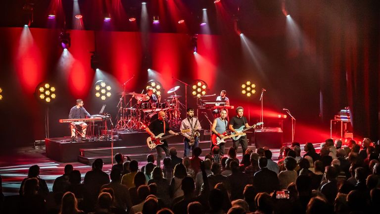 Homenaje a Dire Straits con  Brothers in Band