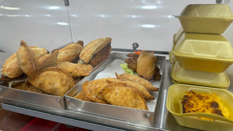 En esta poller�a de Oviedo tambi�n preparan y sirven empanadas y bocadillos, adem�s de otras recetas