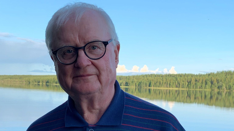 Hannu Makela, con los lagos de Peräseinäjoki de fondo.