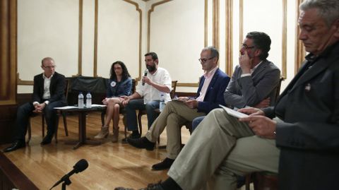 Los candidatos a la alcalda de Ourense participan en un debate electoral