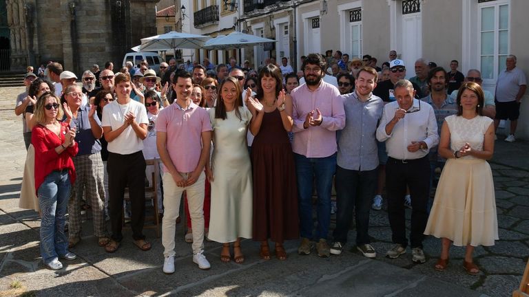 Pontón pide «<span lang="gl">ir por todas</span>» en las municipales frente a un PP «<span lang="gl">antigalego</span>»