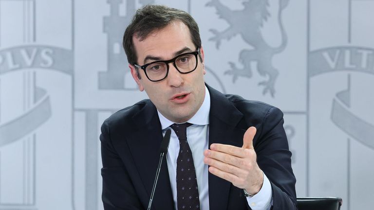 El Gobierno limita por ley los intereses de los créditos al consumo