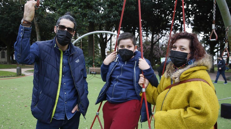 Juan lvarez, Lois y Xandra Revenga cuentan su experiencia en la pandemia como familia con un hijo en primaria