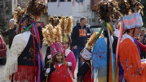 Domingo de carnaval. Entroidos tradicionales. Bonitas de Sande (Cartelle).