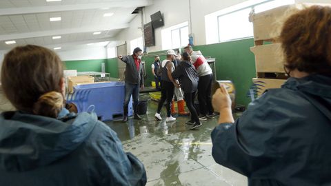 CONFLICTO ENTRE MARISCADORES DE A PIE CON LOS DE A FLOTE DE LA COFRADIA DE PESCADORES DE RIANXO POR LAS CONCESIONES