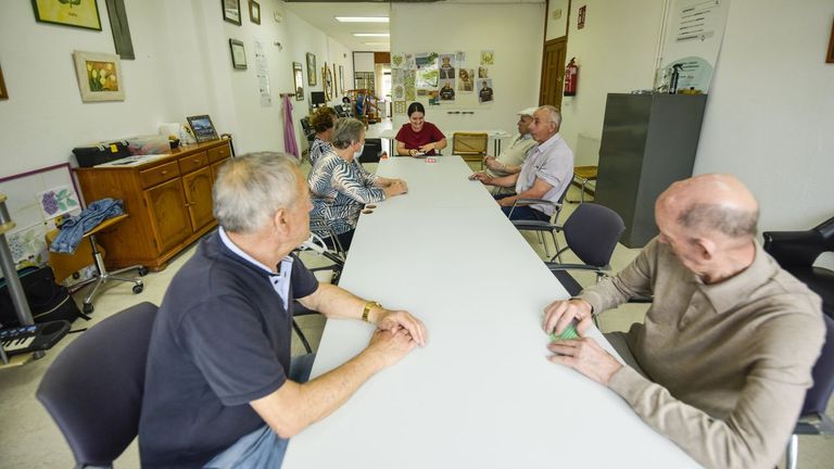La asociación de párkinson prepara dos mudanzas, una en Pontevedra y otra en Bueu