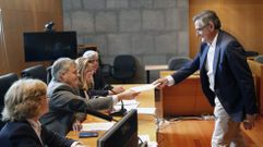 El senador asturiano Ovidio Snchez recoge su acta 