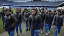 Los juveniles del Deportivo, ayer en Riazor, antes de partir hacia Len. 