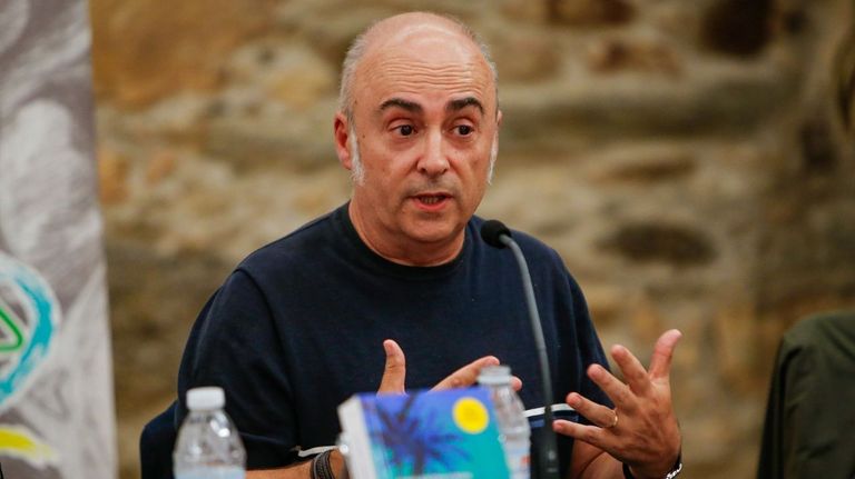 Antón Riveiro Coello, na presentación do seu libro.