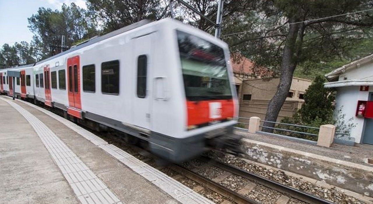 Un muerto y 85 heridos por un choque de trenes en Sant Boi de Llobregat