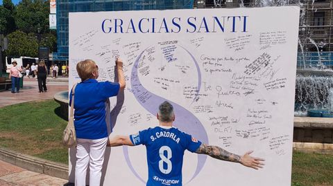 Una aficionada del Real Oviedo escribe un mensaje a Santi Cazorla