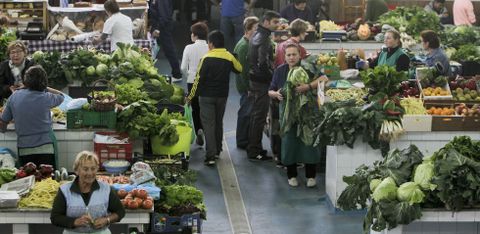 Las vendedoras de la plaza de la verdura debern cambiar su ubicacin habitual durante las cuatro prximas semanas. 