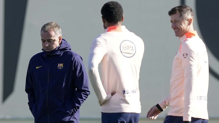 Flick se cansa de las remontadas antes de la visita del Barcelona al campo del Elche