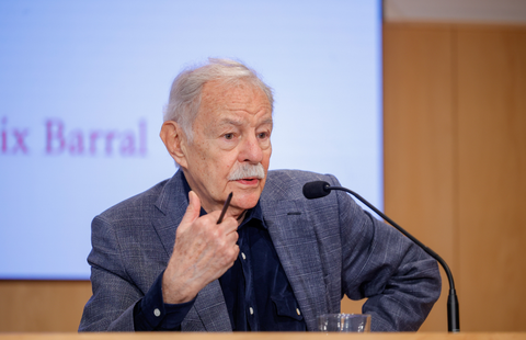 El escritor Eduardo Mendoza