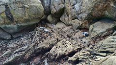 Fardos encontrados en rocas de la ra de Arousa, y que se corresponden con el alijo del fin de semana