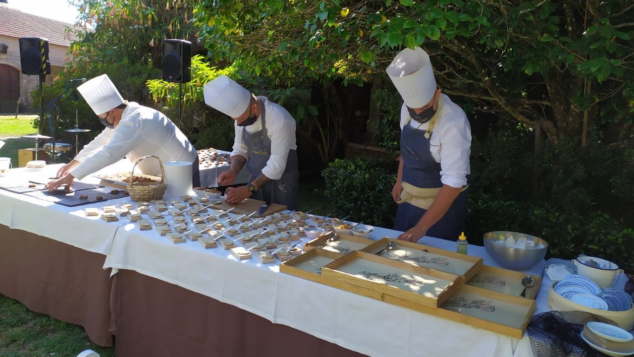 Las imágenes del acto de despedida del buque logístico australiano.El bajo comercial en el que abría la emblemática pastelería Ramos se ha rebajado un 30% y ahora se alquila por 650 euros al mes