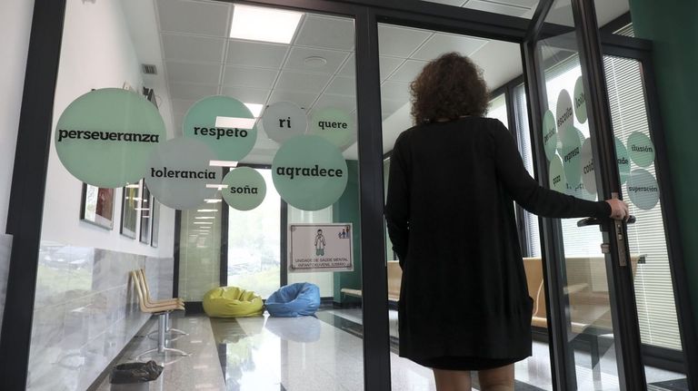 Sanidade forma a especialistas de atención primaria para detectar problemas de salud mental