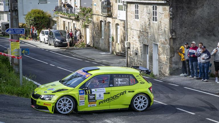 Alberto Meira y Avelino Martínez lideran el Rali de Noia al final del primer bucle