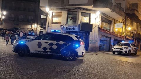 Patrullas de la Polica Local de Ourense en un servicio nocturno.