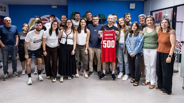 Moncho Fernández: «Entre los 500 partidos me quedo con el de la salvación ante el Valencia»