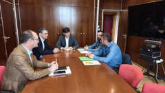 Reuni�n del consejero de Ciencia, Borja S�nchez, con representantes de TYC Narcea