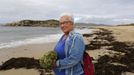 Maria José, vecina de Covelo que en el 7 de septiembre de 1966 perdió ahogada a su hermana en la playa de A Lanzada y desde entonces viene siempre ese día a recordarla