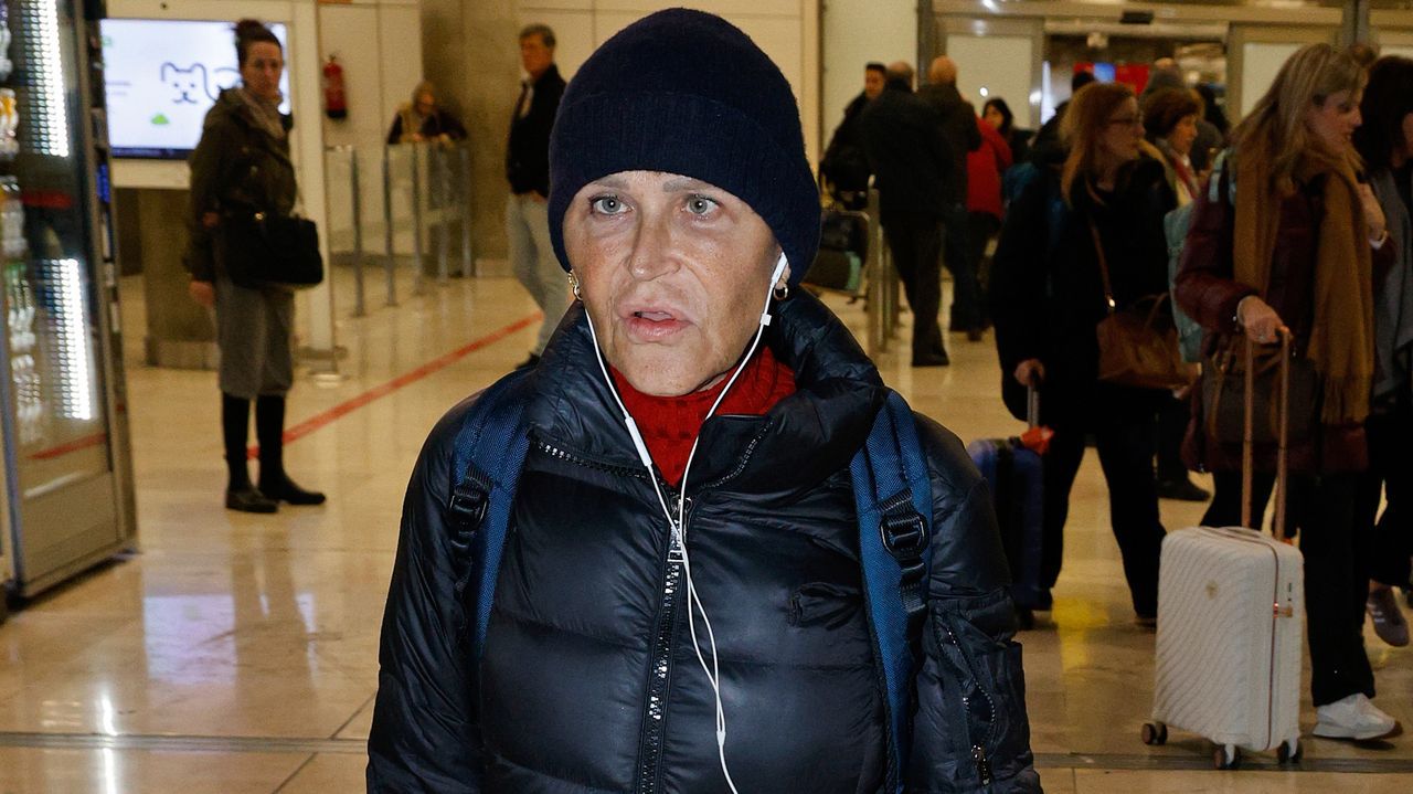 El concejal de Xuventude, Demetrio G&oacute;mez, con parte de los monitores de esta nueva edici&oacute;n de Noites Abertas