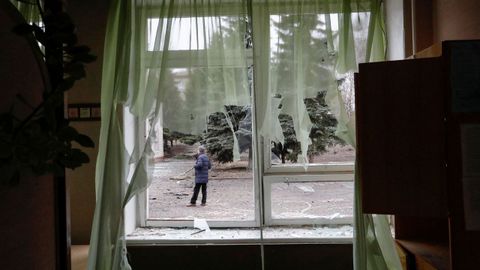 Interior de una escuela dañada en el ataque de las tropas rusas
