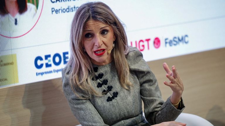 Trabajo tienta a la CEOE con una rebaja fiscal a cambio de que acepte subir el salario mínimo