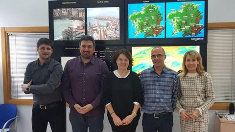 De izquierda a derecha, Alberto Romero, Carlos Otero, María Souto, Juan Taboada y Ana Lage, el equipo de predicción de MeteoGalicia