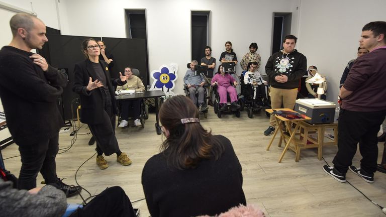 «Voces ocultas», una apuesta por la inclusión en el mundo del arte desde Pontevedra